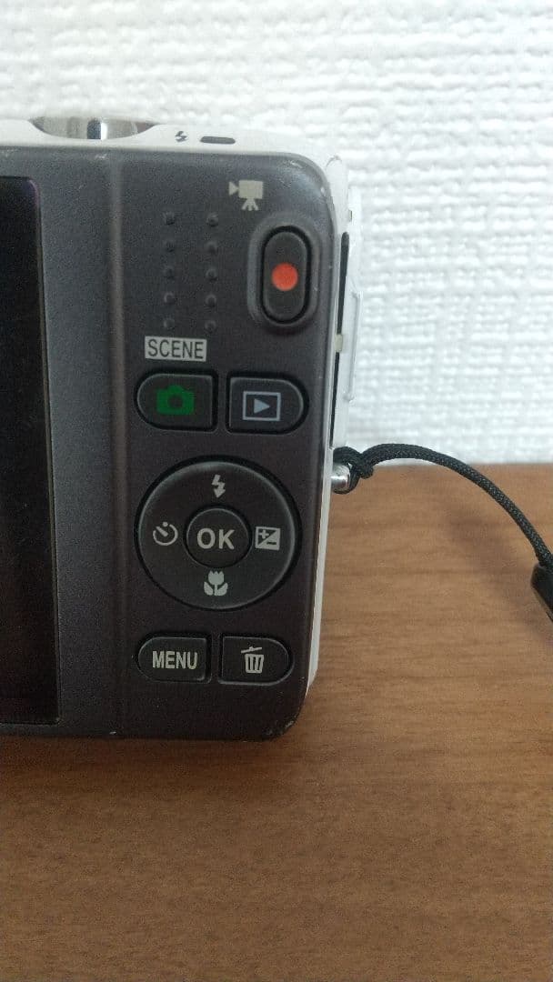 Nikon COOLPIX S6500　ホワイト（動作確認済み）