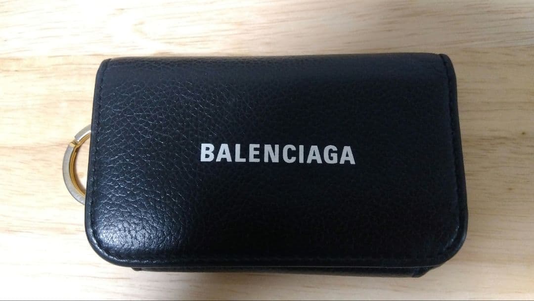BALENCIAGA ブラックレザーキーケース