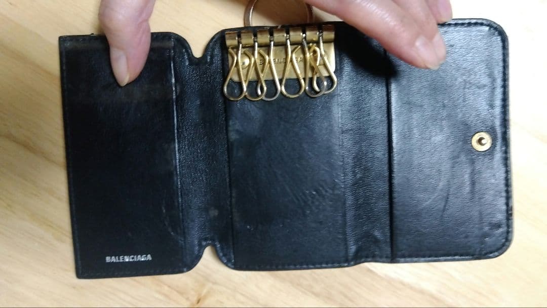 BALENCIAGA ブラックレザーキーケース