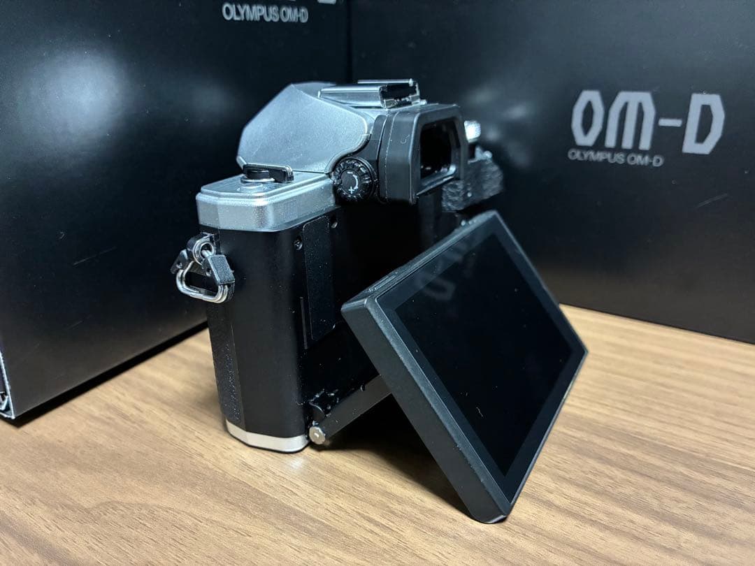 OLYMPUS OM-D EM10 mark2 +カメラの知識本