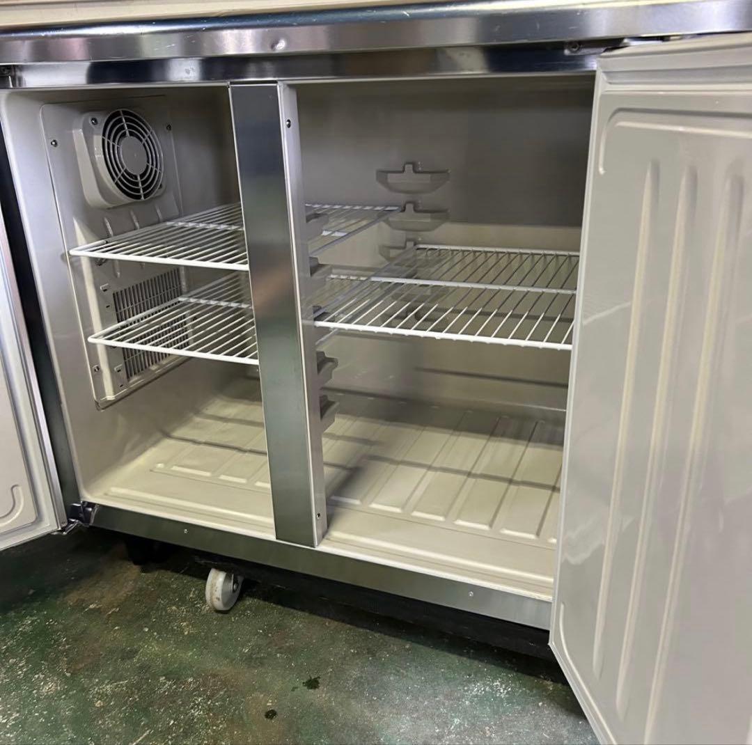 ホシザキ　ステンレス製3ドア冷蔵庫　台下冷蔵庫　コールドテーブル