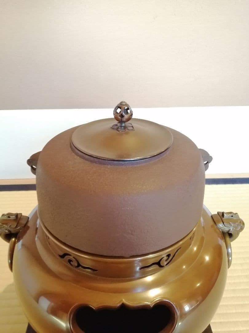 【茶道具】畠春斎 一ノ瀬宗辰造　唐銅鬼面風炉撫肩平丸釜添　茶釜　釜396