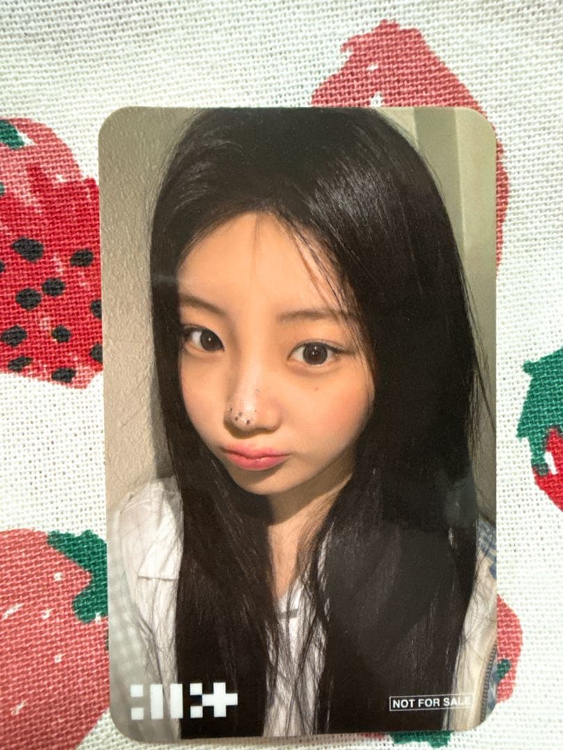 ILLIT ウォンヒ Glitter DAY Amazon 特典 ステッカー