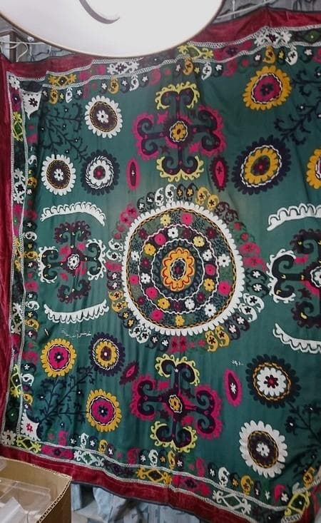 ★B2002★巾210㎝ 特大　刺繍布　アンティーク　花文様　エスニック