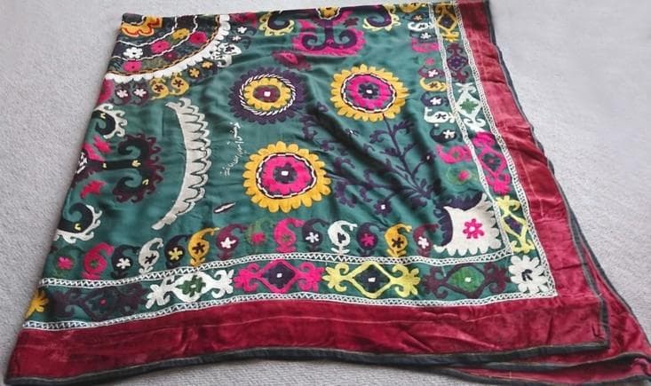 ★B2002★巾210㎝ 特大　刺繍布　アンティーク　花文様　エスニック