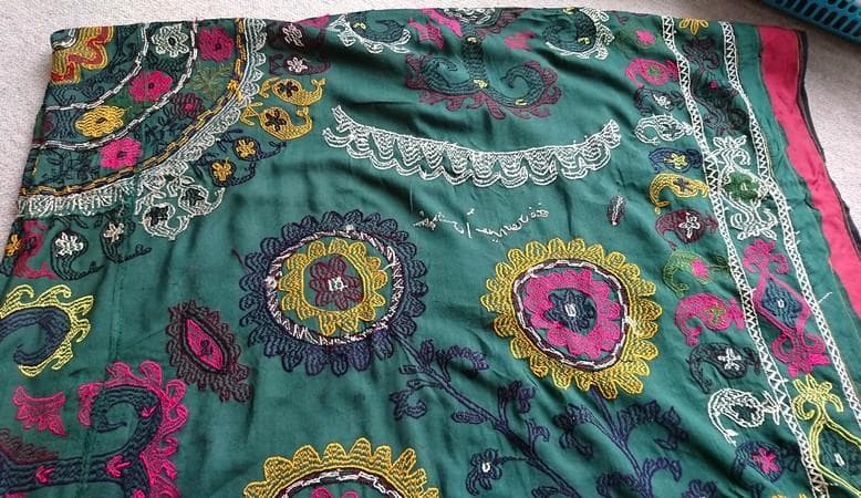 ★B2002★巾210㎝ 特大　刺繍布　アンティーク　花文様　エスニック