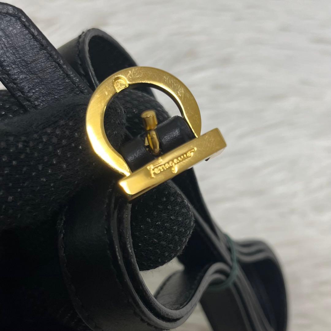 サルヴァトーレフェラガモ ハンドバッグ 2way ブラック ヴァラリボン