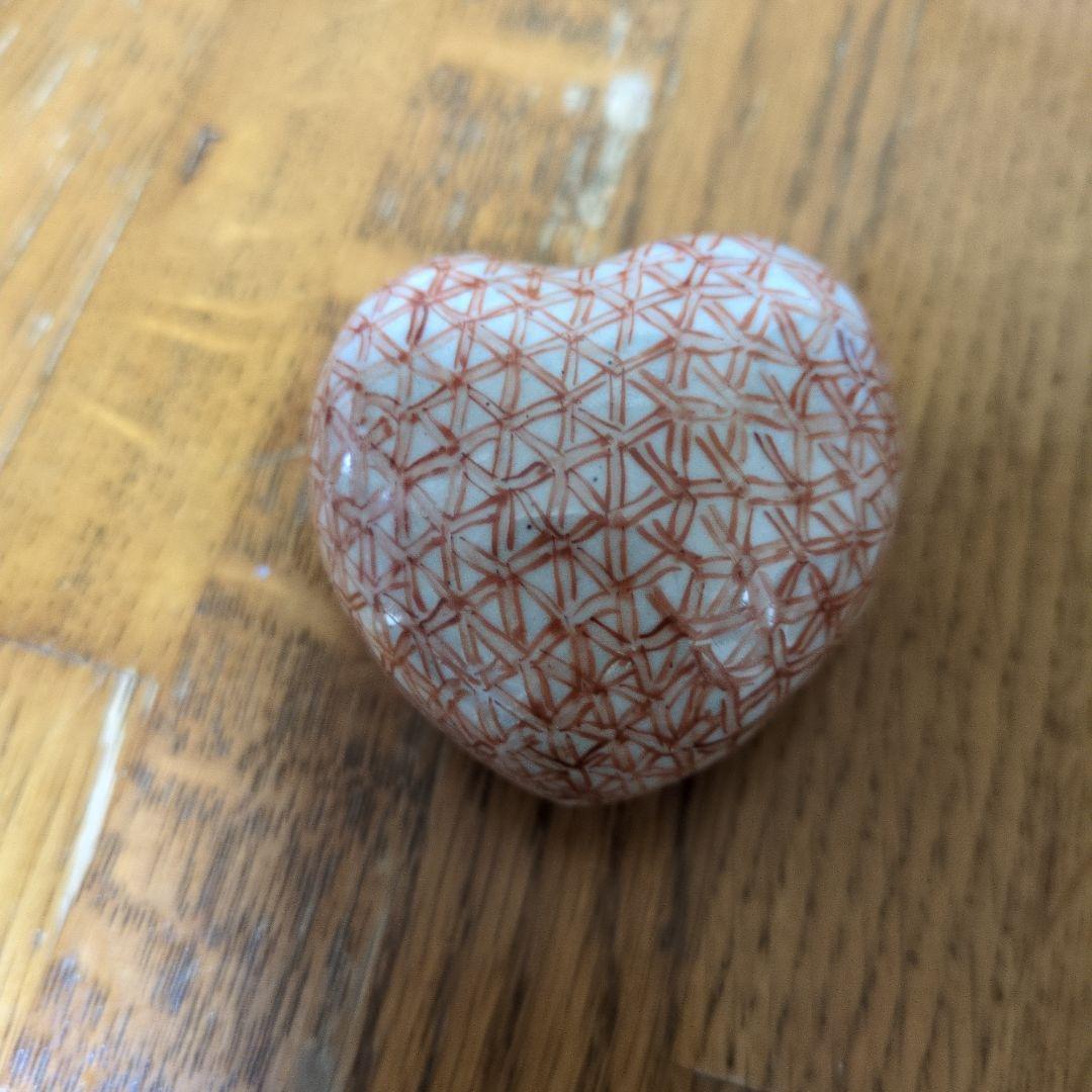 滝口和男作　ウサギ絵柄のハート型陶器　香合（共箱付き）