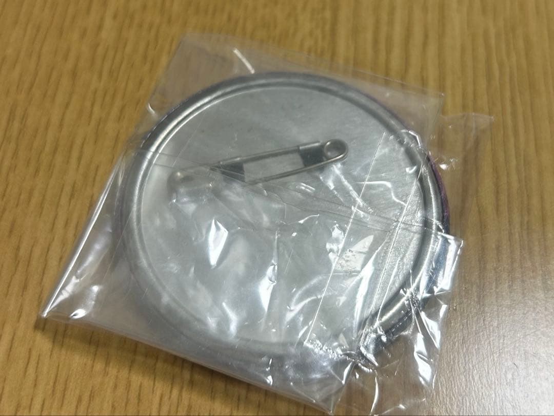 名探偵コナン 怪盗キッド 缶バッジ 窓