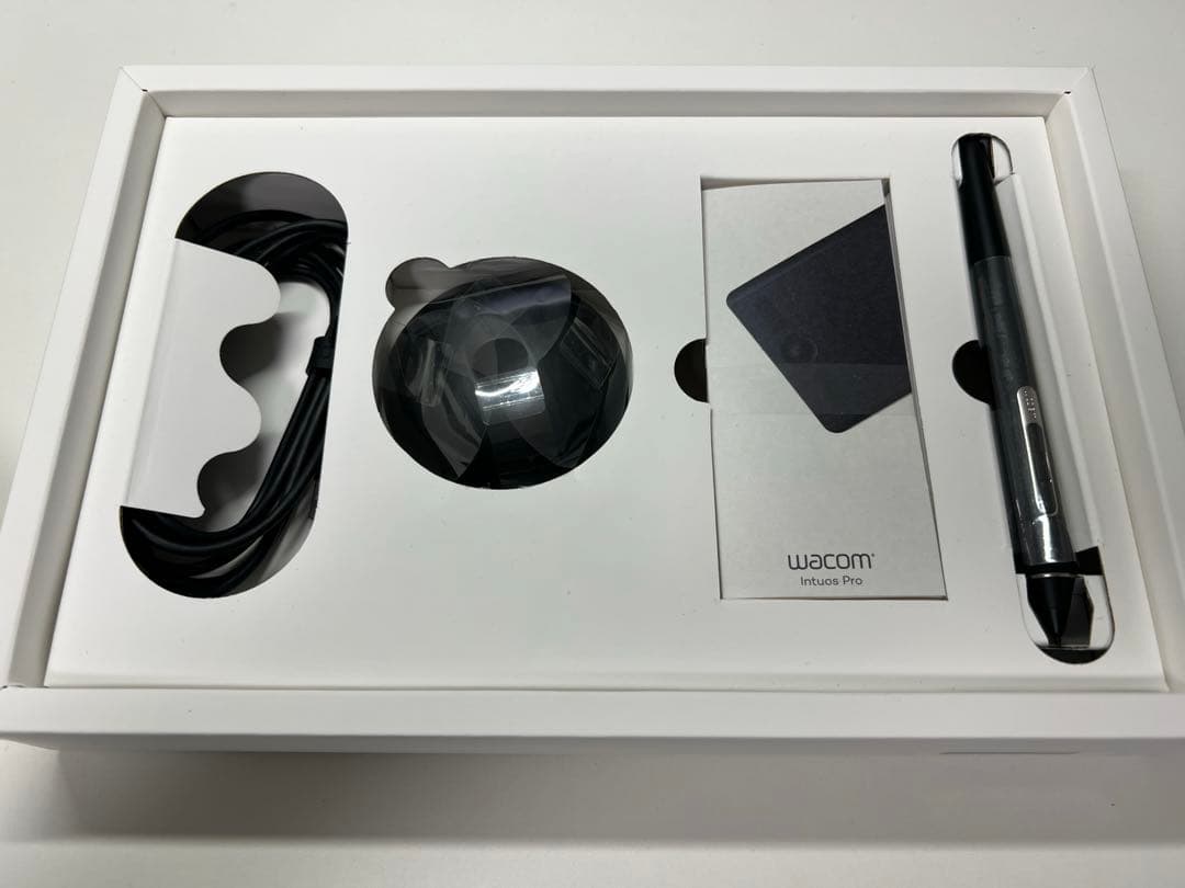 Wacom Intuos Pro Small PTH460K0D [ブラック]