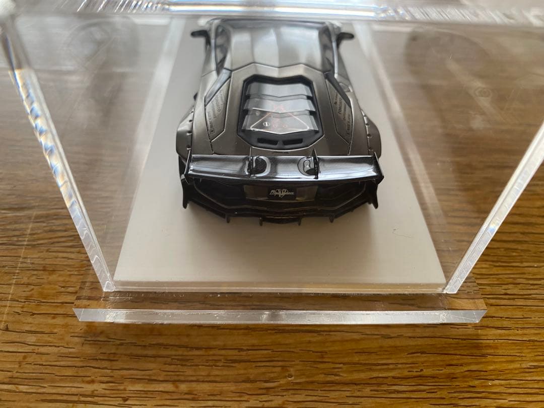 L.A.パフォーマンス アヴェンタドール SVJ 1/18