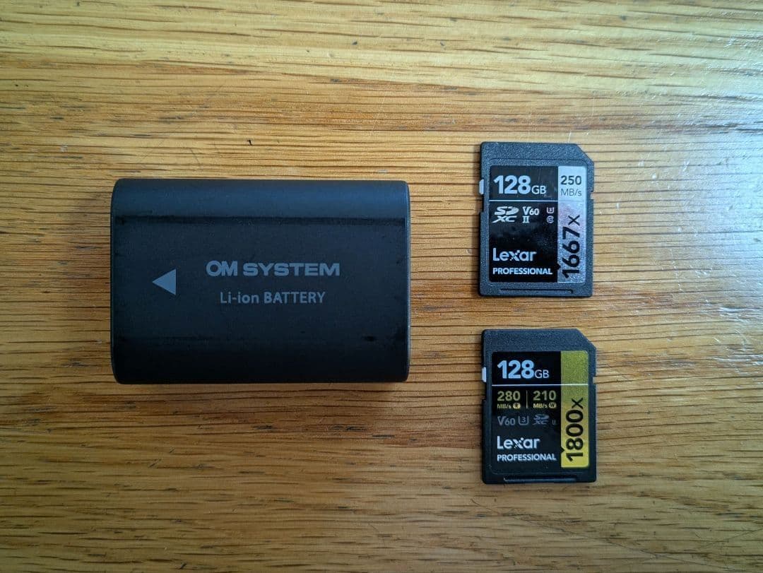 【シャッター数5774回】OM SYSTEM OM-1 UHS-IIカード付き