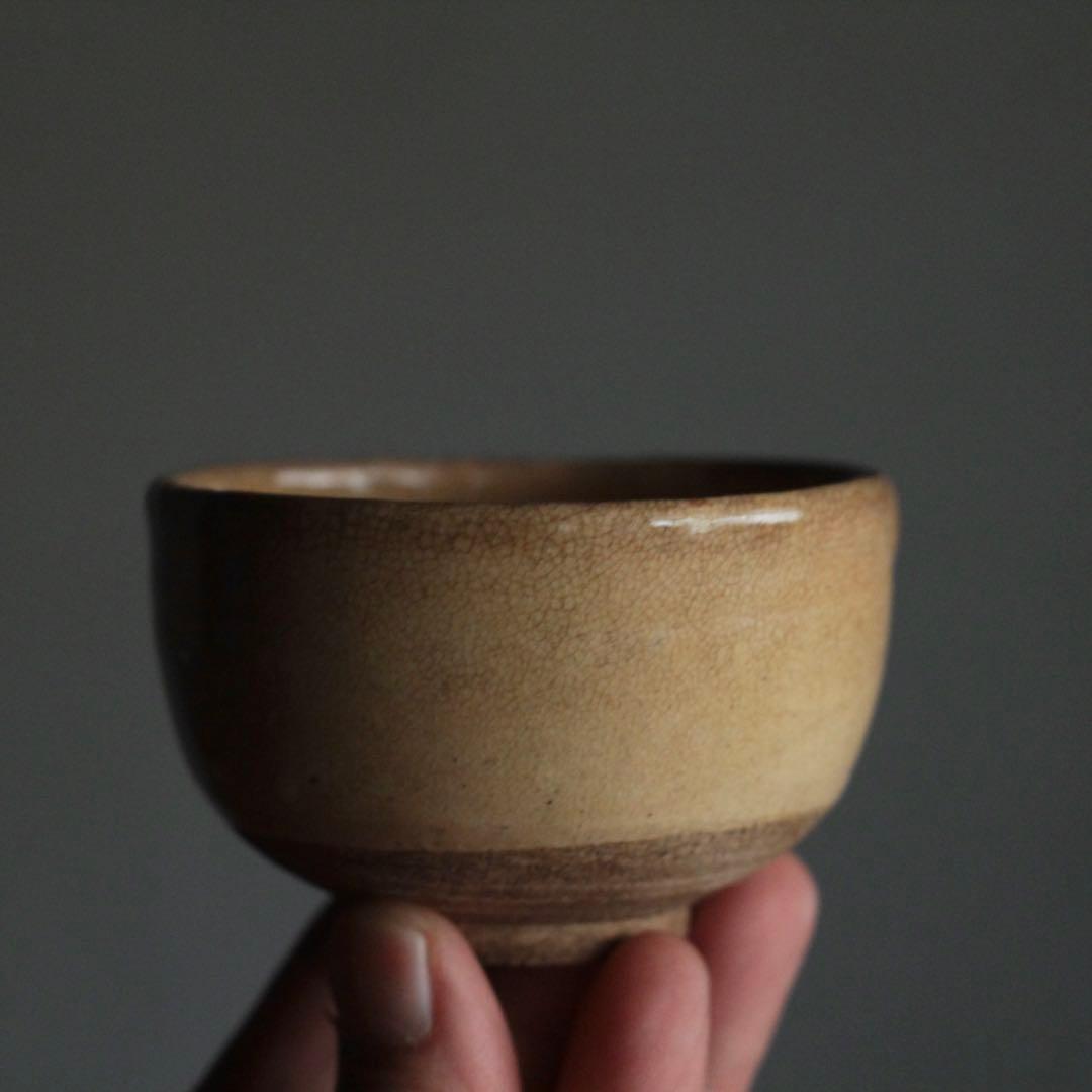 灰釉 ぐい呑み 貫入 小碗 古美術 酒器 古道具 アンティーク