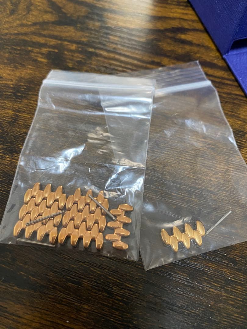 Swarovski レッド ラメ入り 時計