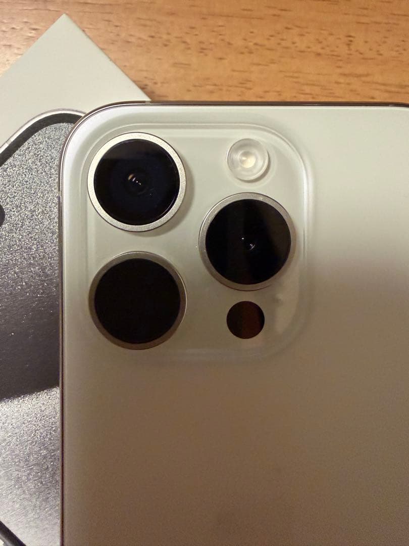 iPhone 15 pro 128GB ホワイトチタニウム