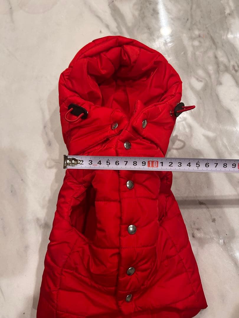 PRADA 赤 フード付きダウンジャケット
