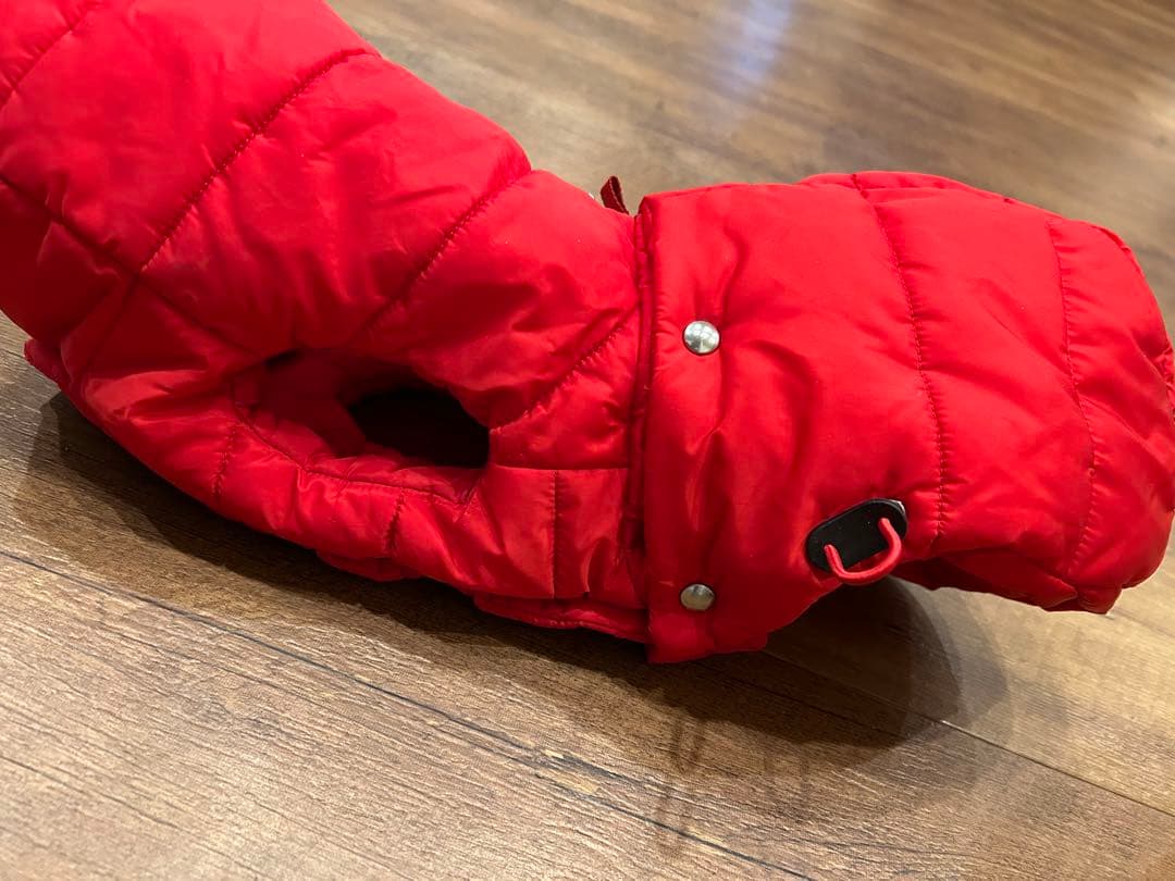 PRADA 赤 フード付きダウンジャケット