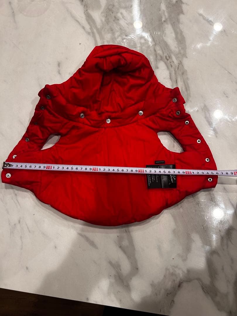 PRADA 赤 フード付きダウンジャケット