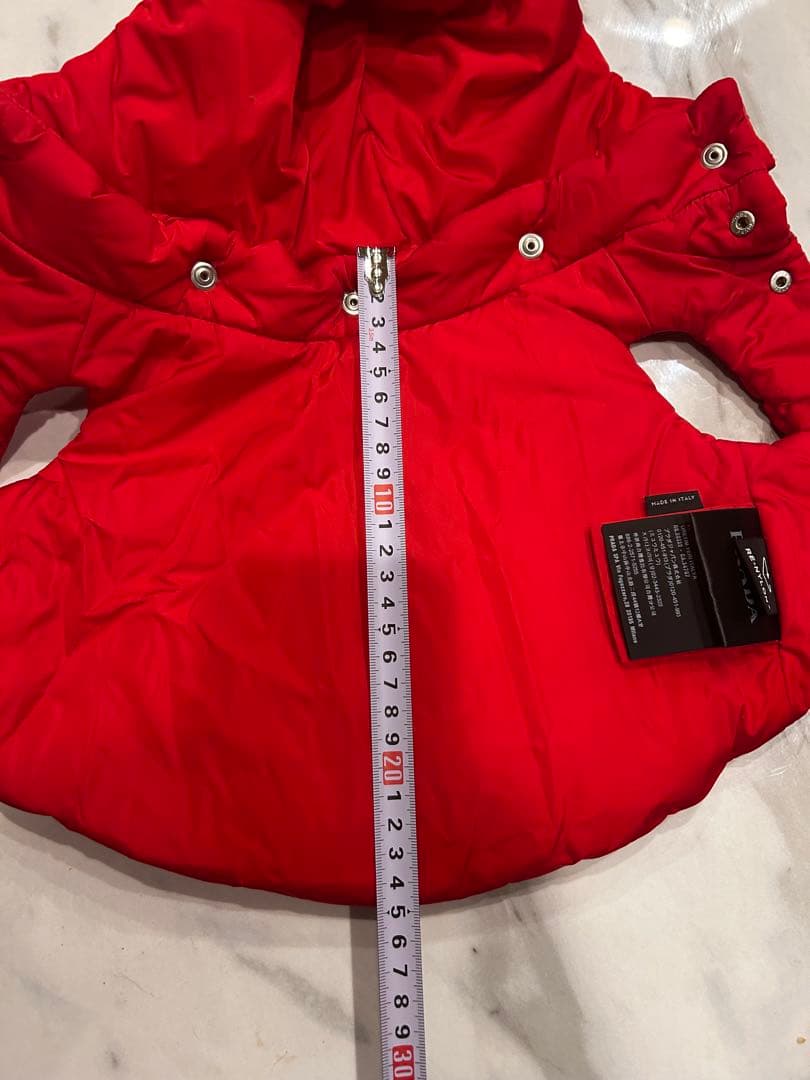 PRADA 赤 フード付きダウンジャケット
