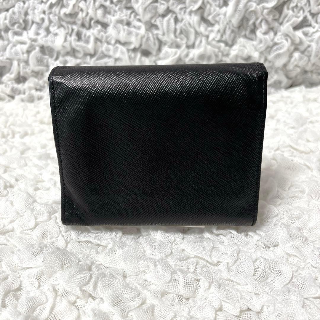 PRADA ブラック 三つ折り財布　プラダ　黒　サフィアーノレザー　コンパクト