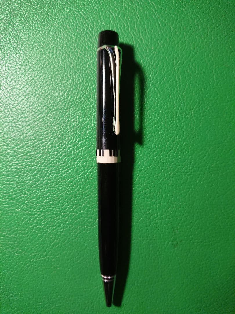 MONTBLANC カラヤン 黒いボールペン メタルクリップ付き