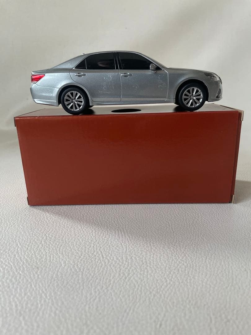 トヨタ クラウン アスリート 210系後期 色見本 ミニカー 1/30 全12色