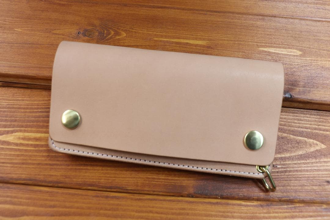 ロングトラッカーウォレット　真鍮　生成　白糸　栃木レザー