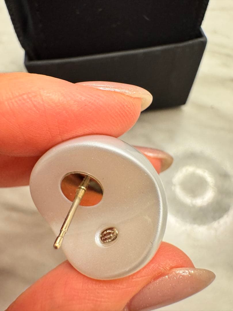 CHANEL パール調ボタン型ピアス　レア商品値下げ不可