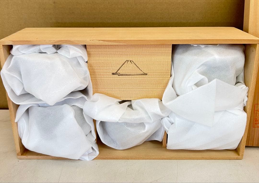 J516 新品未使用　深川製磁　梅菊地紋　汲出揃 宮内庁御用達