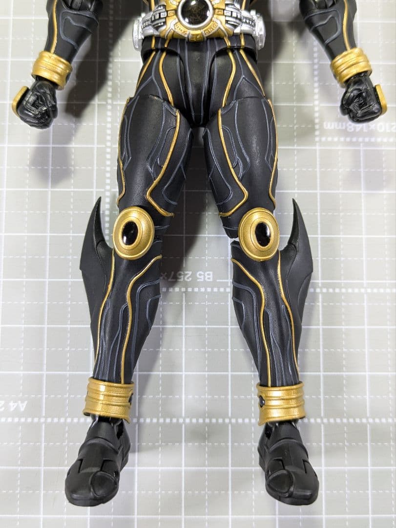 S.H.Figuarts 真骨彫製法　仮面ライダークウガ　アルティメットフォーム