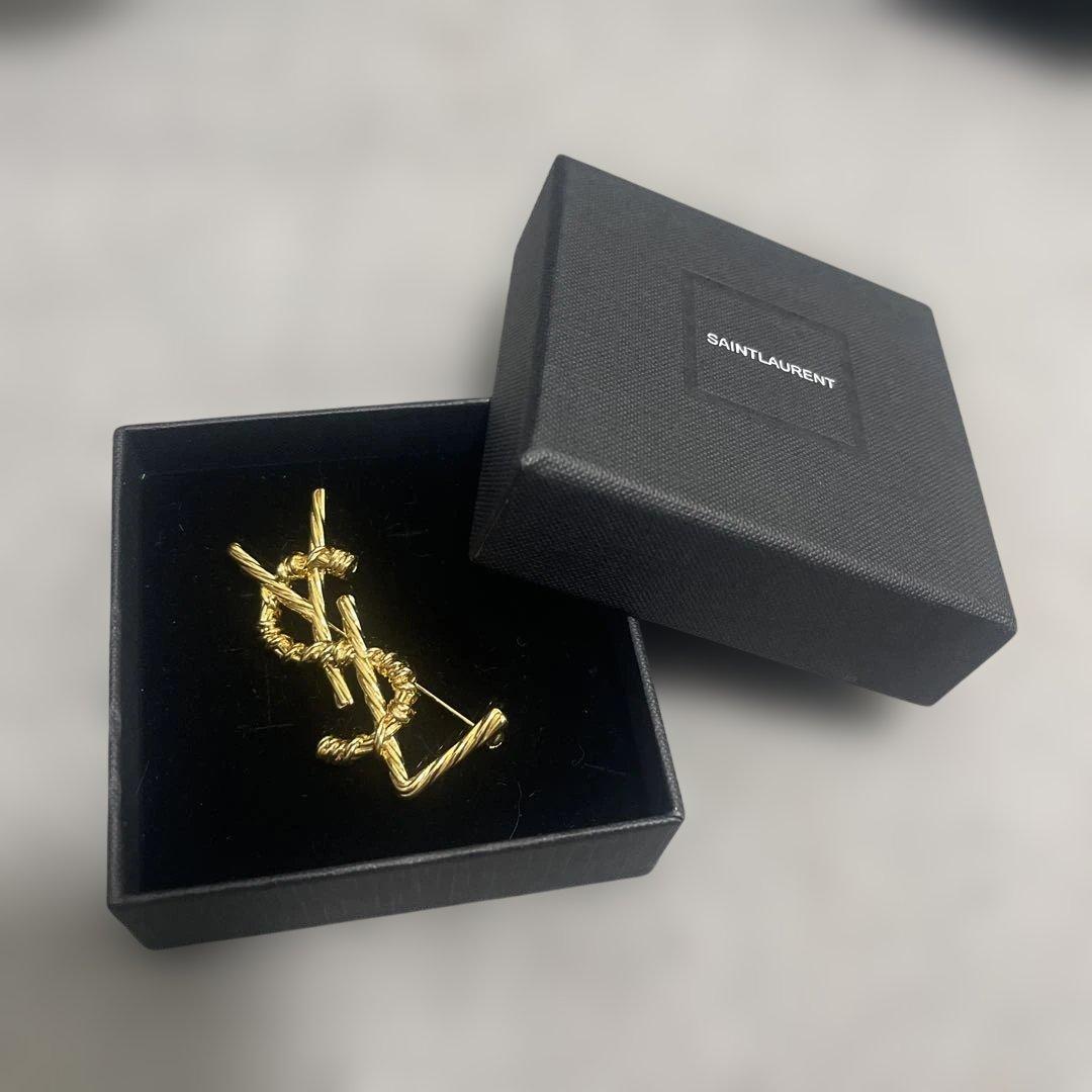 SAINT LAURENT ゴールドブローチ YSLロゴ