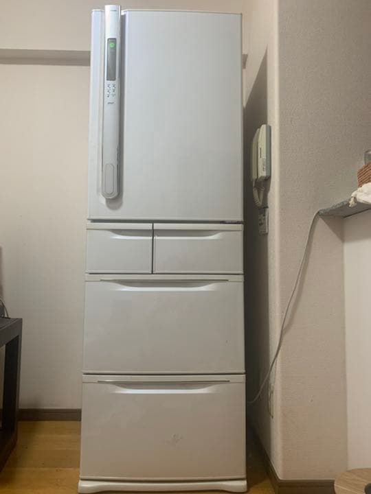 東芝冷蔵庫　5ドア