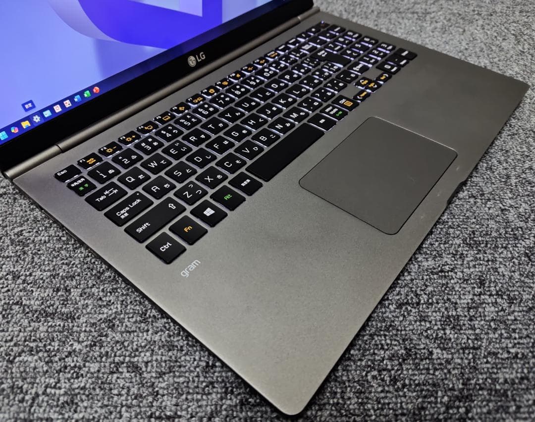 良品 LG gram15 core i7 SSD 512GB メモリ24GB