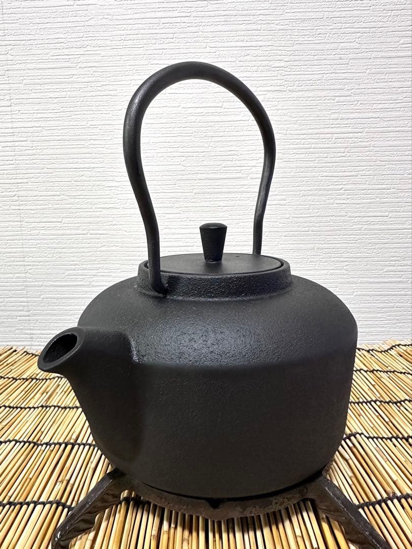 美品、供箱、取説付　三条特殊鋳工所造UNILLOY 鉄瓶１リットル　南部鉄瓶