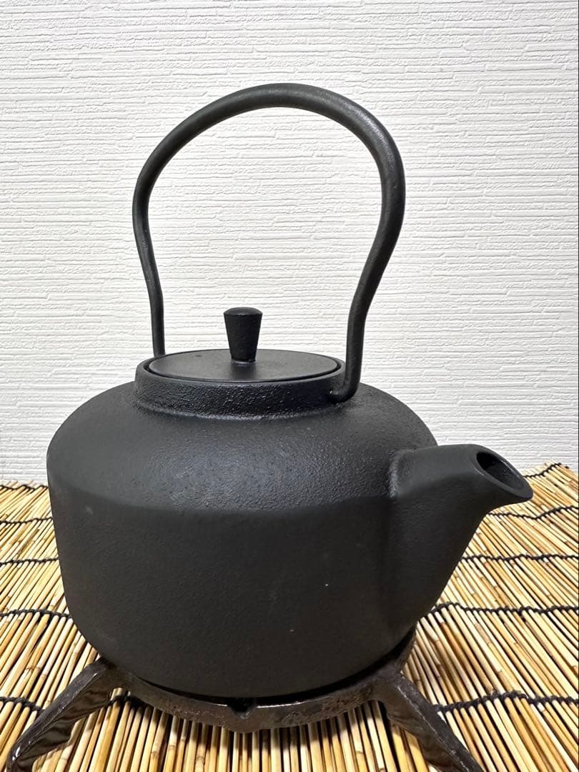 美品、供箱、取説付　三条特殊鋳工所造UNILLOY 鉄瓶１リットル　南部鉄瓶