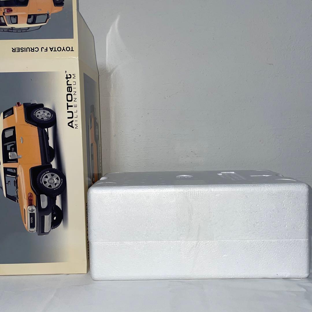 希少！【 AUTOart MILLENNIUM 】 トヨタ FJ クルーザー