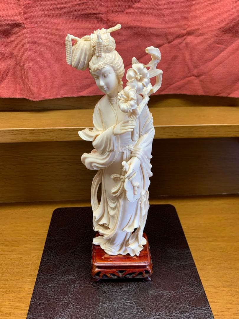 【天然素材】東洋美人像 彫刻細密 飾り物 高さ26cm