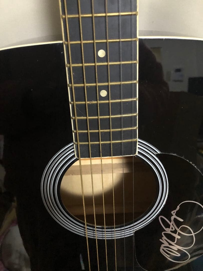 アコースティックギターJohnson 直筆サイン (JON BON JOVI)