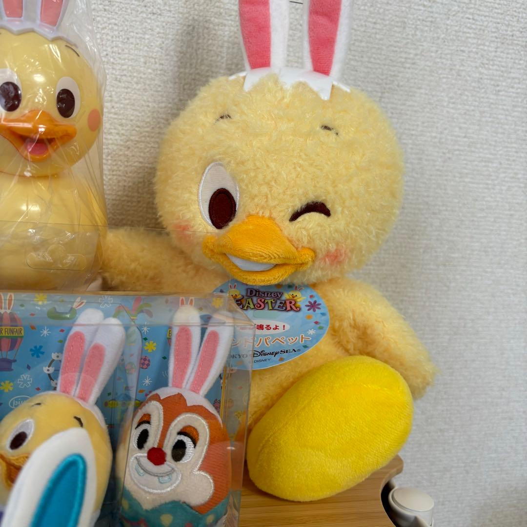 ディズニー　イースター　うさたま　グーフィー　うさぴよ　ぬいぐるみバッジ