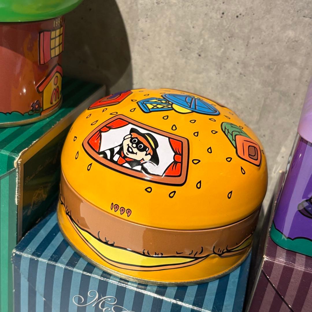 a*i様 マクドナルド　McDonald's 香港　缶