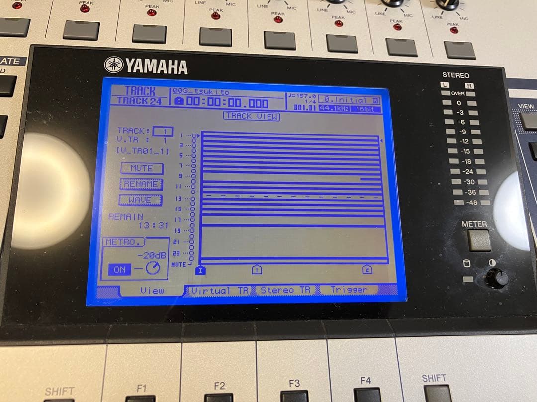 YAMAHA AW2400 マルチトラックレコーダー