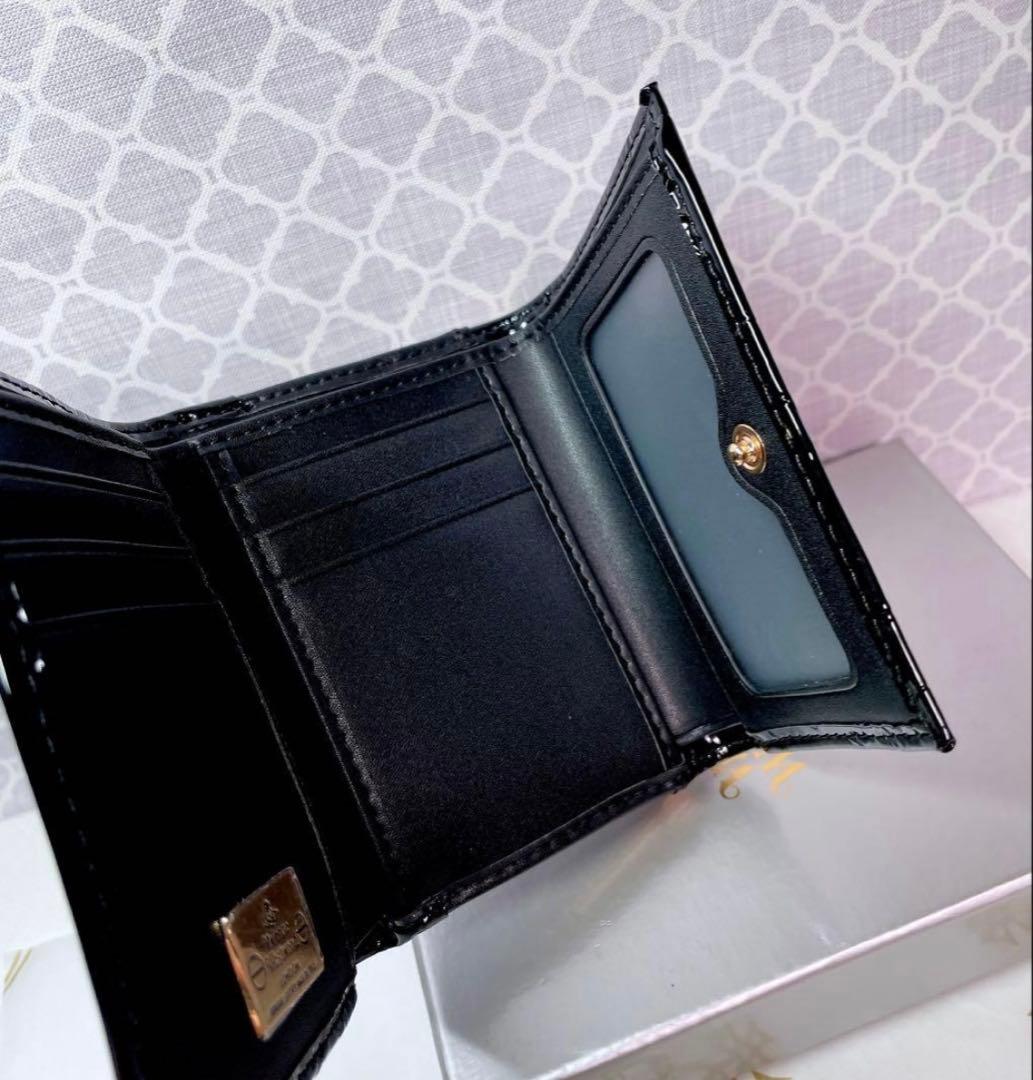 【大人気✨️ショッパー付】新品 Vivienne Westwood エナメル 黒