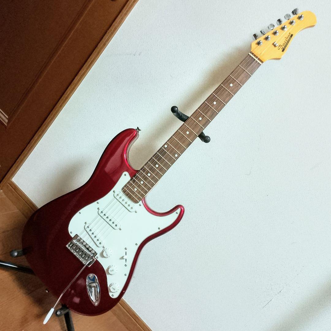 Bacchus　ストラトキャスタータイプ　エレキギター　弦は新品に交換済み！