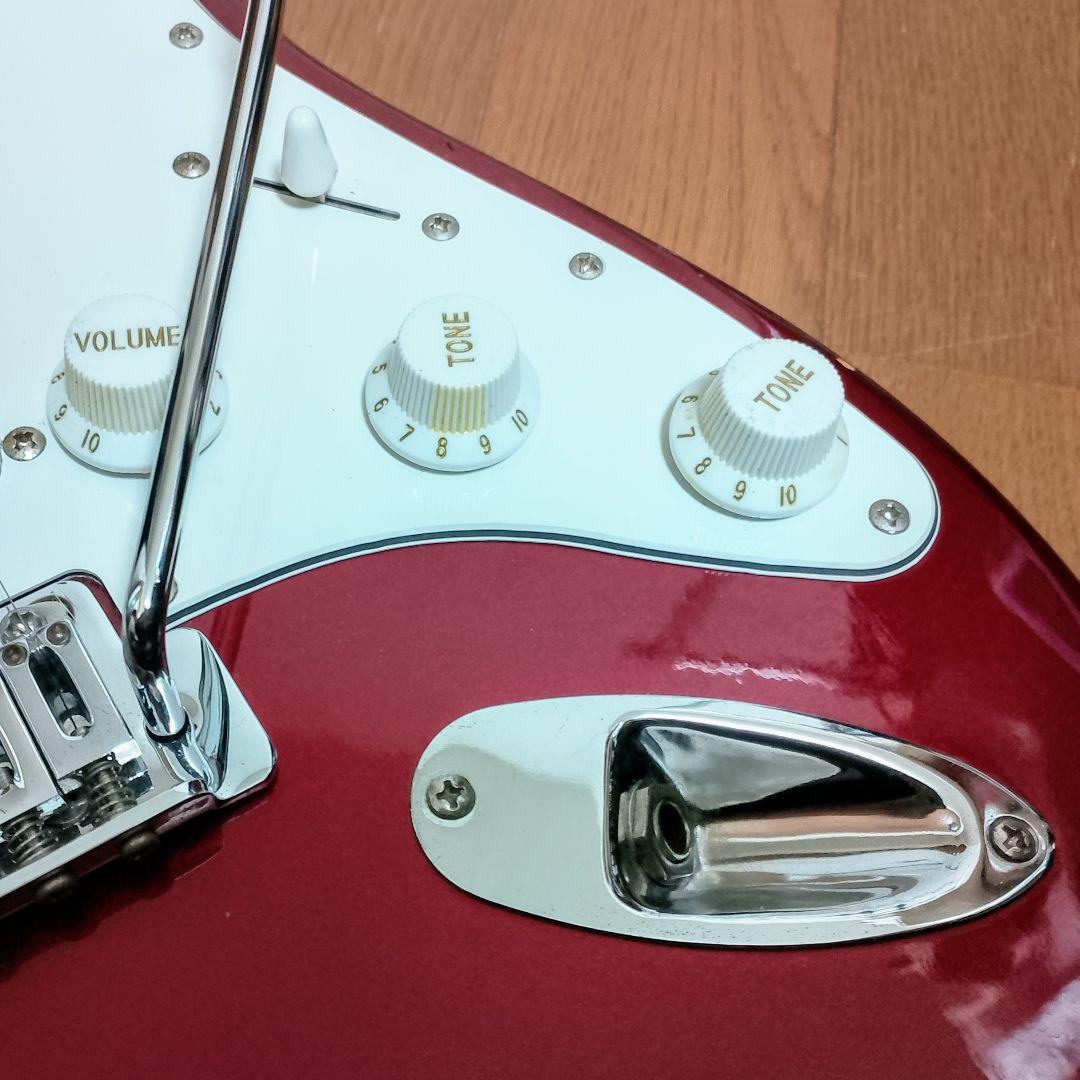 Bacchus　ストラトキャスタータイプ　エレキギター　弦は新品に交換済み！