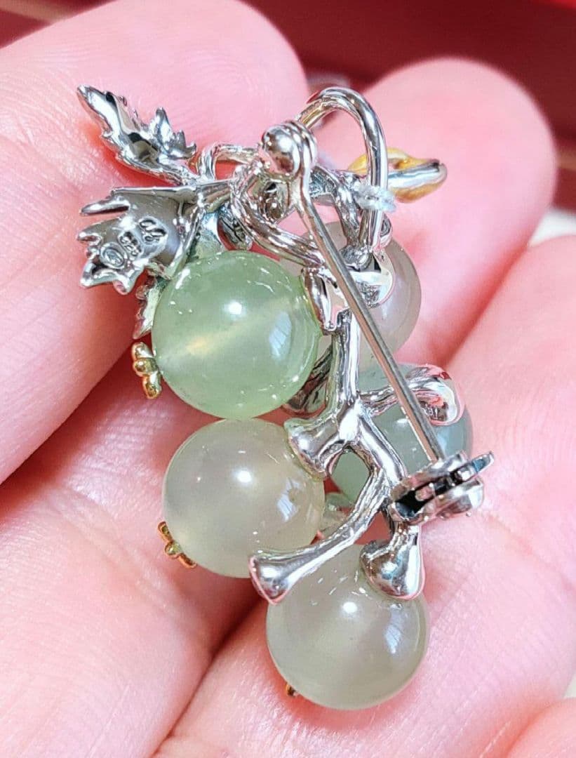 未使用品 碌山 葡萄 サーペンティン ホワイトトパーズ シルバー ブローチ
