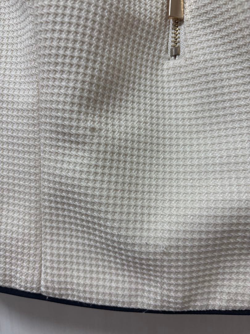 オフショルダー ホワイトミニドレス