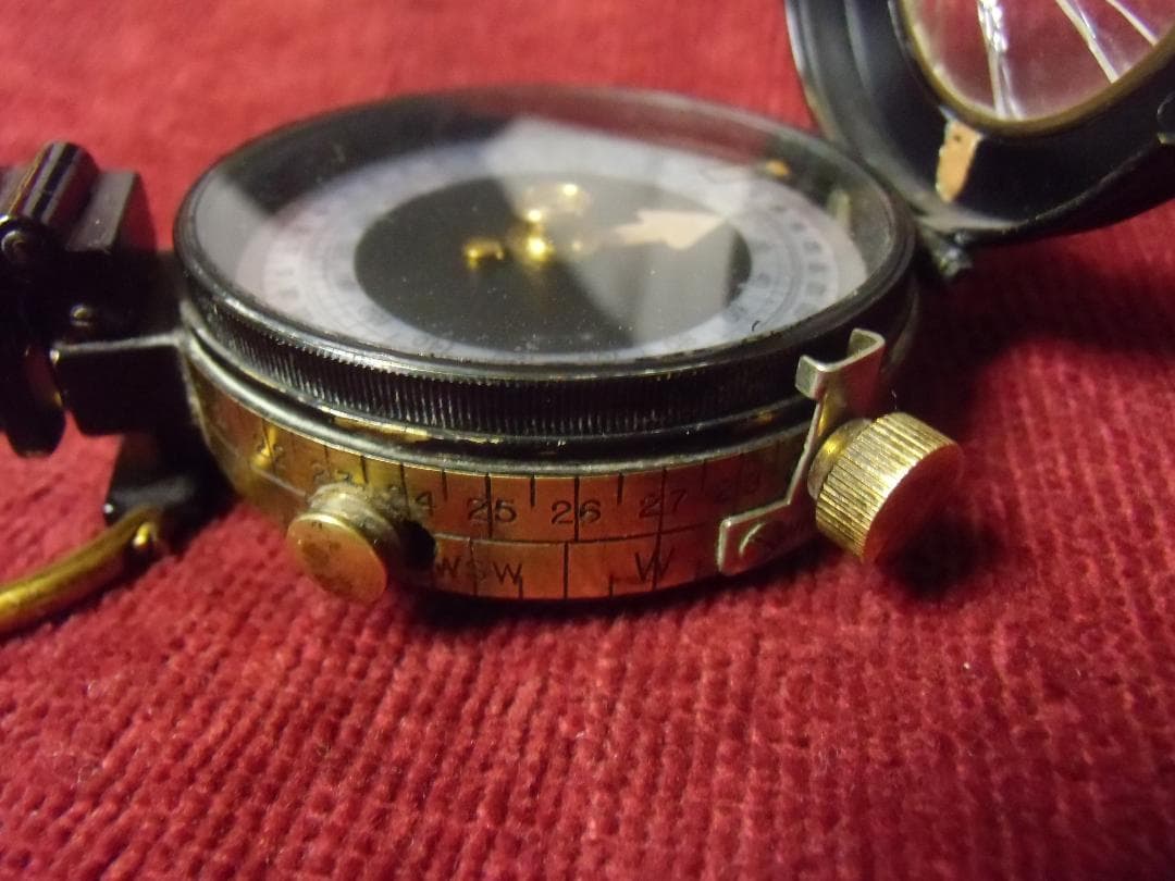 GB英国/イギリス＊E.R. Watts & Sons 社製コンパス（実物）