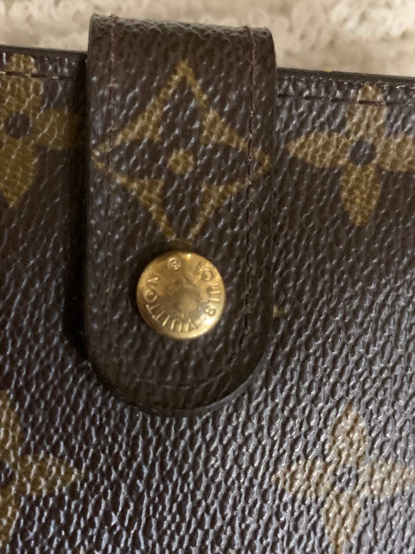 ルイ・ヴィトン 二つ折り財布 ダークブラウン。LOUIS VUITTON 。