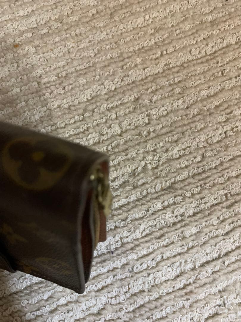 ルイ・ヴィトン 二つ折り財布 ダークブラウン。LOUIS VUITTON 。