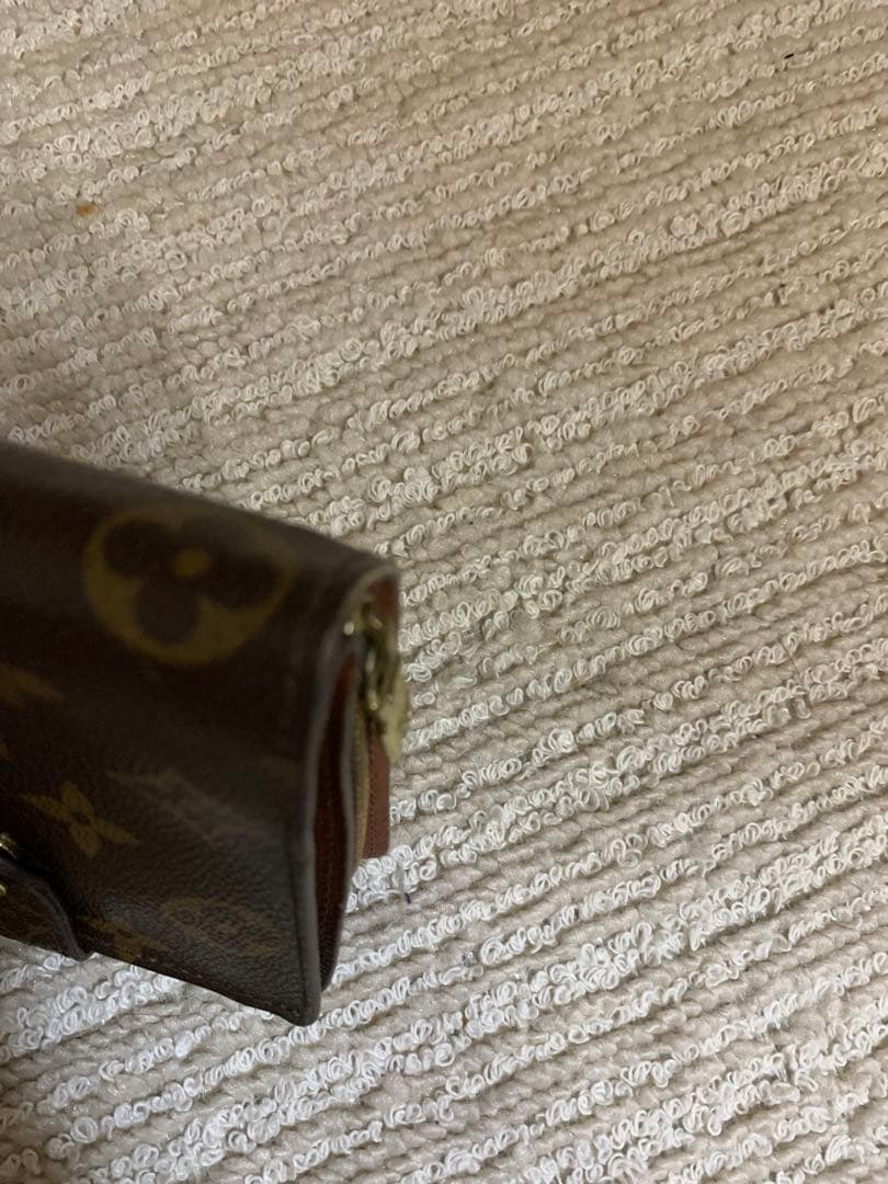 ルイ・ヴィトン 二つ折り財布 ダークブラウン。LOUIS VUITTON 。